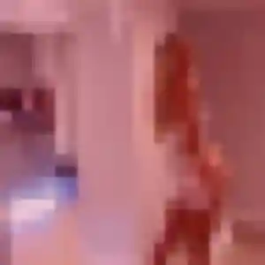 Clemence (19 ans) à Alfortville attend une rencontre ce soir
