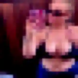 Agnes, 32 ans, connectée à Chaville pour un rencontre libertine