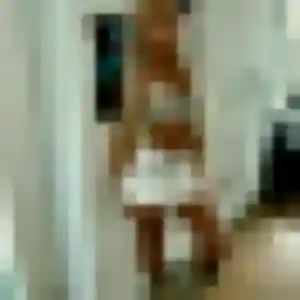 Alix, 44 ans, en ligne à Mantes-la-Ville pour un rencontre libertine