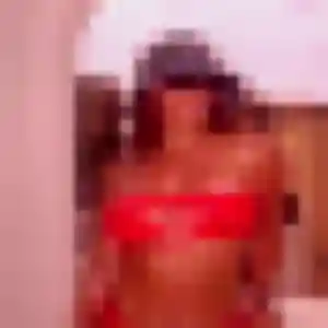 Rania, femme de 23 ans propose rencontre libertine à Orly